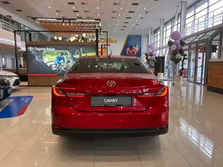 Toyota Camry Luxe 2026 года за 23 190 000 тг. в Алматы – фото 5