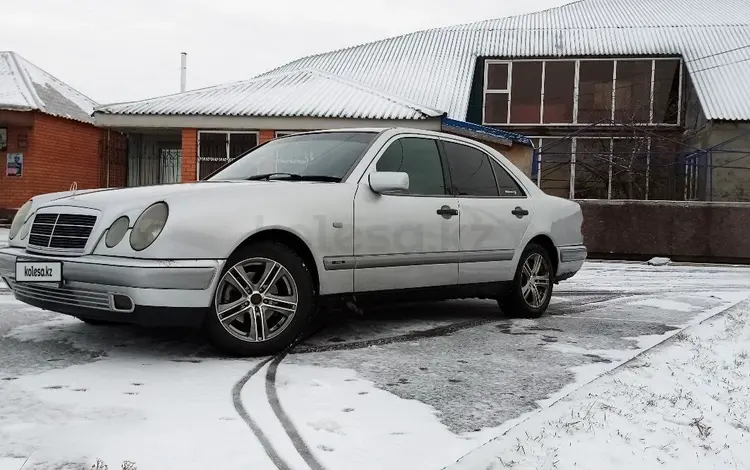 Mercedes-Benz E 200 1996 годаүшін2 400 000 тг. в Петропавловск