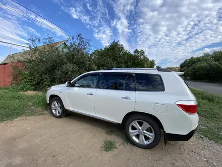 Toyota Highlander 2013 года за 12 500 000 тг. в Уральск – фото 3