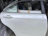 Дверь задняя правая Camry 40 за 55 000 тг. в Алматы