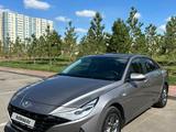 Hyundai Elantra 2022 годаfor9 800 000 тг. в Астана – фото 2