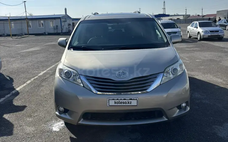 Toyota Sienna 2015 годаүшін8 800 000 тг. в Атырау
