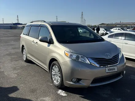 Toyota Sienna 2015 года за 8 800 000 тг. в Атырау – фото 3
