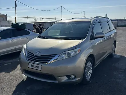 Toyota Sienna 2015 года за 8 800 000 тг. в Атырау – фото 2