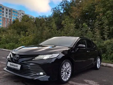 Toyota Camry 2019 года за 15 500 000 тг. в Караганда