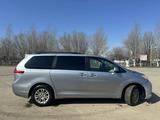 Toyota Sienna 2014 года за 7 490 000 тг. в Уральск – фото 2