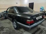 Mercedes-Benz E 220 1995 года за 2 400 000 тг. в Усть-Каменогорск