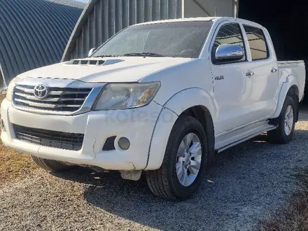 Toyota Hilux 2013 года за 7 000 000 тг. в Атырау