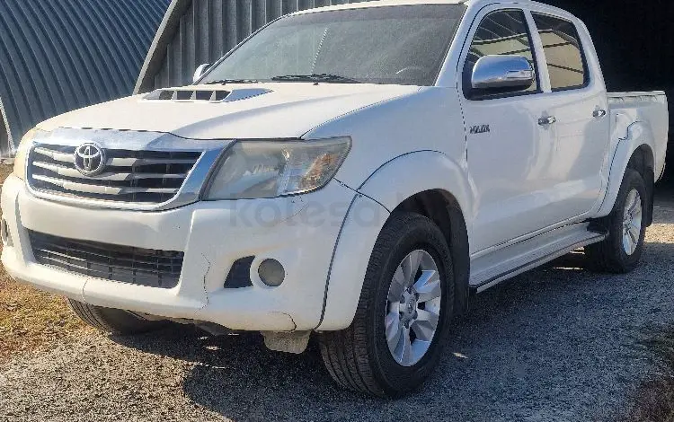 Toyota Hilux 2013 года за 7 000 000 тг. в Атырау