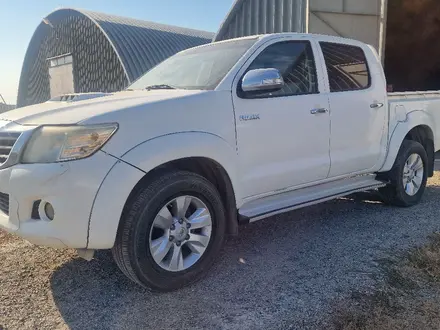 Toyota Hilux 2013 года за 7 000 000 тг. в Атырау – фото 3