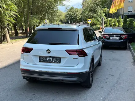 Volkswagen Tiguan 2018 года за 12 500 000 тг. в Тараз – фото 6