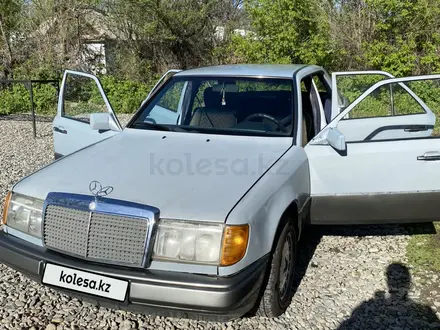 Mercedes-Benz E 230 1991 года за 1 300 000 тг. в Талдыкорган