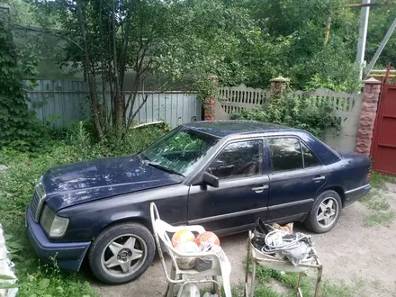 Mercedes-Benz E 230 1991 года за 1 200 000 тг. в Алматы – фото 12