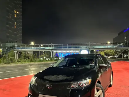 Toyota Camry 2014 года за 6 100 000 тг. в Атырау – фото 15