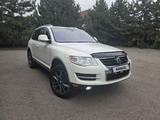 Volkswagen Touareg 2007 года за 7 500 000 тг. в Алматы – фото 2