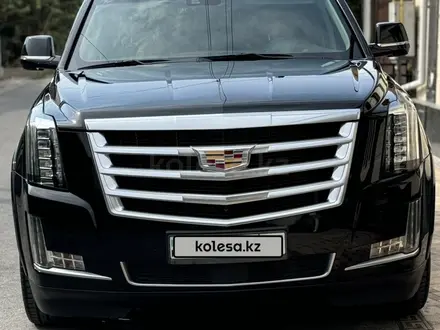 Cadillac Escalade 2017 года за 26 000 000 тг. в Алматы