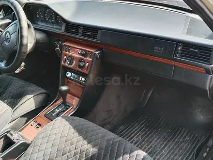 Mercedes-Benz E 200 1993 года за 2 600 000 тг. в Талгар – фото 8