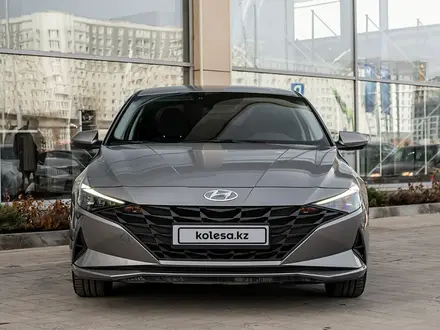 Hyundai Elantra 2022 года за 10 400 000 тг. в Астана – фото 2