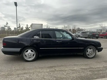 Mercedes-Benz E 320 1999 года за 2 800 000 тг. в Астана – фото 7