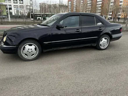 Mercedes-Benz E 320 1999 года за 2 800 000 тг. в Астана – фото 8