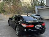 Toyota Camry 2019 годаүшін13 700 000 тг. в Алматы – фото 5