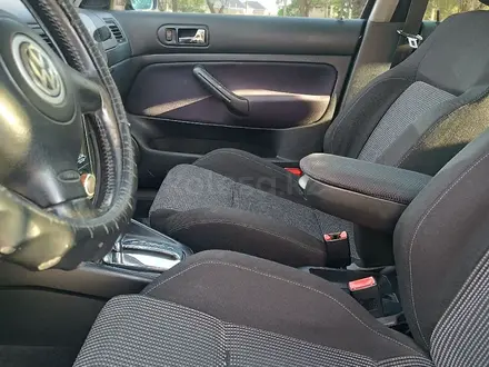 Volkswagen Golf 2001 года за 2 400 000 тг. в Алматы – фото 4