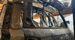 Крышка багажника Toyota Lexus за 10 000 тг. в Алматы