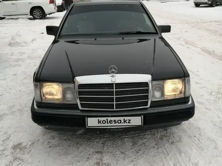 Mercedes-Benz E 220 1992 года за 2 200 000 тг. в Петропавловск – фото 3