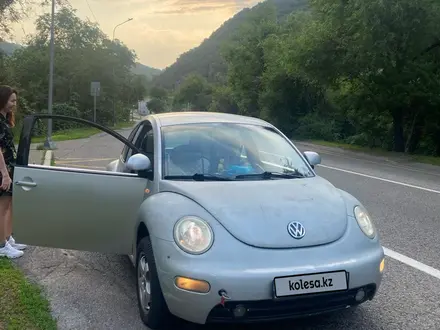 Volkswagen Beetle 2001 годаүшін2 300 000 тг. в Алматы