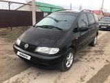 Volkswagen Sharan 1997 года за 1 800 000 тг. в Уральск – фото 2