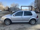 Volkswagen Golf 2001 года за 2 100 000 тг. в Семей – фото 2