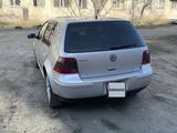 Volkswagen Golf 2001 года за 2 100 000 тг. в Семей – фото 4