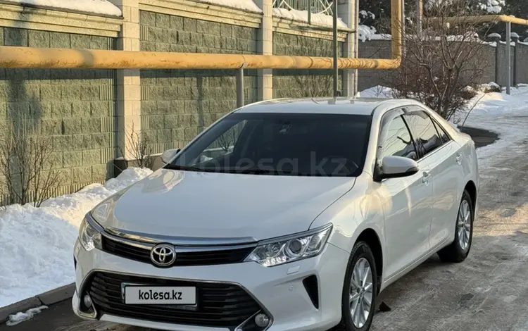 Toyota Camry 2017 годаfor13 600 000 тг. в Алматы