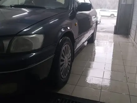 Toyota Camry 1998 года за 3 300 000 тг. в Отеген-Батыр – фото 2