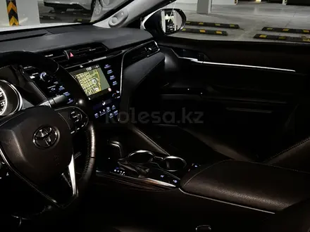 Toyota Camry 2019 года за 15 500 000 тг. в Алматы – фото 7