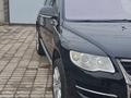 Volkswagen Touareg 2008 года за 7 500 000 тг. в Алматы – фото 3