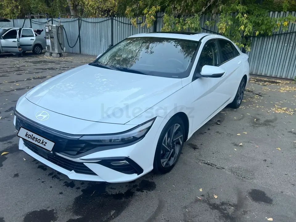 Hyundai Elantra, 2023