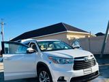 Toyota Highlander 2015 года за 10 500 000 тг. в Атырау – фото 2