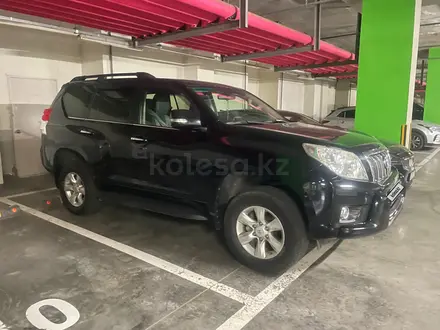 Toyota Land Cruiser Prado 2010 года за 12 800 000 тг. в Астана – фото 2