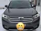 Toyota Highlander 2013 года за 8 000 000 тг. в Атырау – фото 3