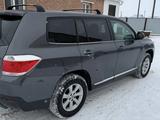 Toyota Highlander 2013 года за 8 000 000 тг. в Атырау – фото 2