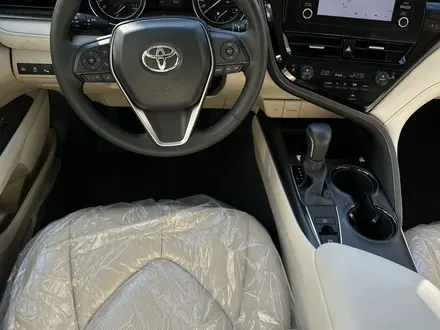 Toyota Camry 2022 года за 18 500 000 тг. в Шымкент – фото 10