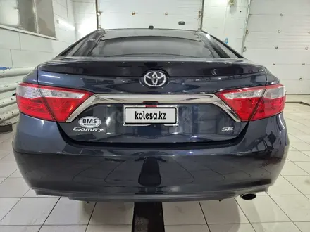 Toyota Camry 2015 года за 9 300 000 тг. в Актобе – фото 6