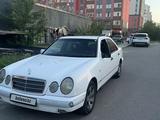 Mercedes-Benz E 230 1997 годаfor2 100 000 тг. в Астана