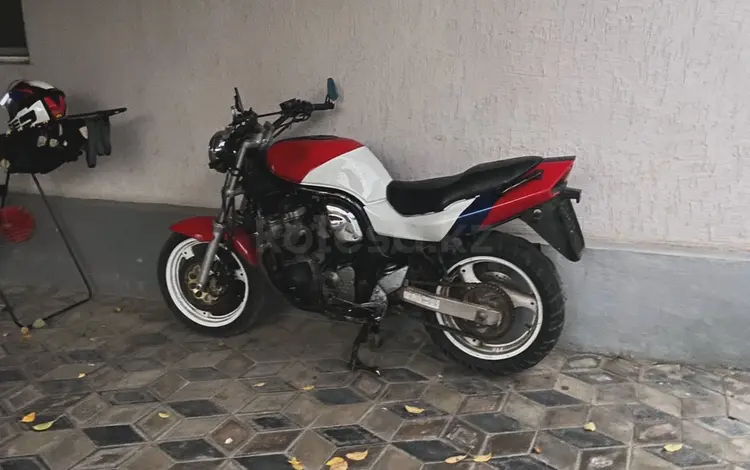 Suzuki  Bandit GSF 600 1997 годаүшін650 000 тг. в Шымкент