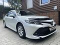 Toyota Camry 2018 годаүшін12 700 000 тг. в Усть-Каменогорск – фото 2