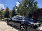 Toyota Camry 2020 года за 13 000 000 тг. в Уральск – фото 3