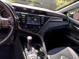 Toyota Camry 2020 года за 13 000 000 тг. в Уральск – фото 4