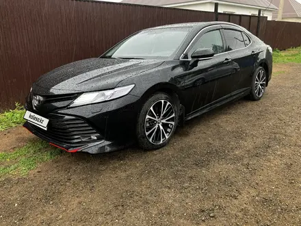 Toyota Camry 2020 года за 13 500 000 тг. в Уральск