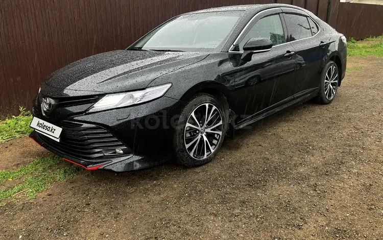 Toyota Camry 2020 года за 13 500 000 тг. в Уральск